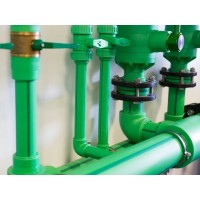 Экономия с ПВХ трубами: почему они выгоднее металлических и полипропиленовых аналогов